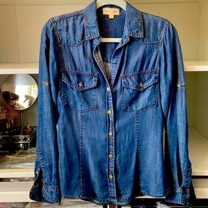 Denim button down shirt with soft Flowey fabric